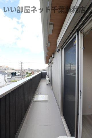 ルミエール五井・Ⅰのバルコニー|ゆったりとしたスペースのバルコニーです♪