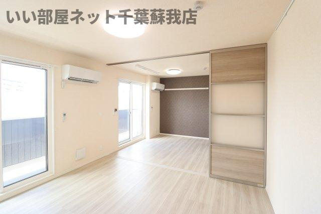 ルミエール五井・Ⅰの居間・リビング|ゆったりとしたリビングです