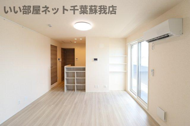 ルミエール五井・Ⅰの居間・リビング|落ち着いた色合いのおしゃれなお部屋♪