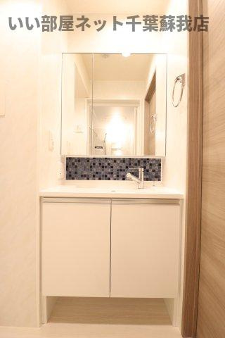 ルミエール五井・Ⅰの洗面所|デザインがおしゃれな独立洗面台です！