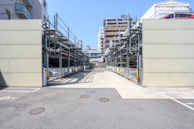 クレヴィア南千住の駐車場