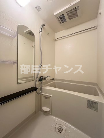 プレサンス大曽根駅前ファーストの浴室