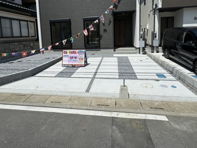 三郷市高州３丁目新築戸建【高州小学校：6分】の駐車場|4号棟駐車スペース・並列２台駐車可