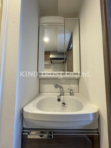 SERENA大阪天満宮の洗面所|ゆったりとスペースのある洗面所