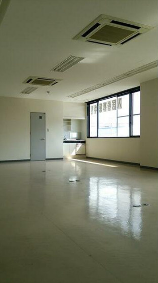 守山市守山４丁目の店舗事務所の内装|室内です