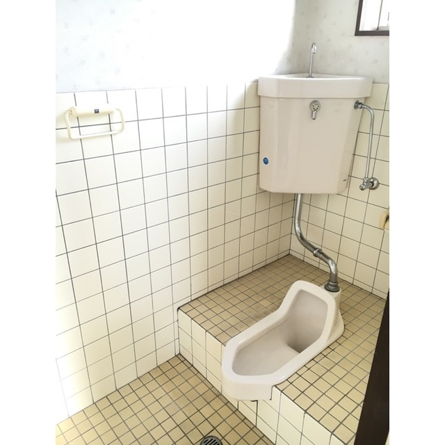 岐阜市領下５丁目の事務所のトイレ|和式トイレ