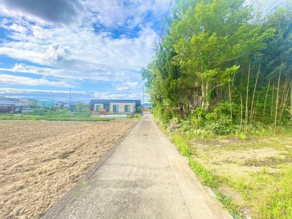 貴志川町井ノ口　土地の前面道路含む現地写真