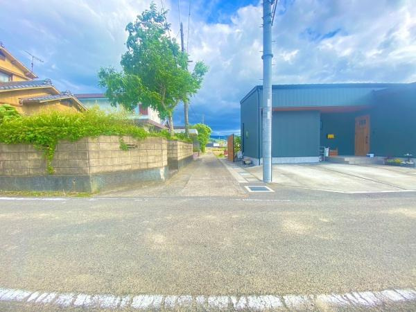 貴志川町井ノ口　土地の前面道路含む現地写真