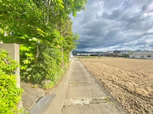 貴志川町井ノ口　土地の前面道路含む現地写真