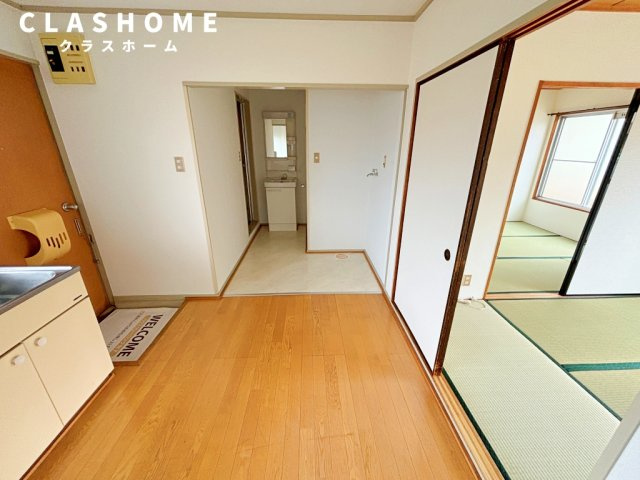 レスト北新川　Ａ棟の居間・リビング