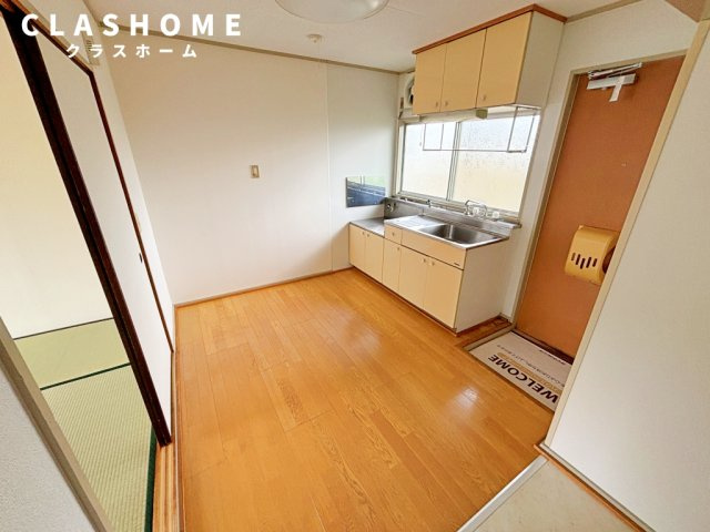 レスト北新川　Ａ棟の居間・リビング