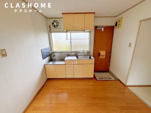 レスト北新川　Ａ棟の居間・リビング