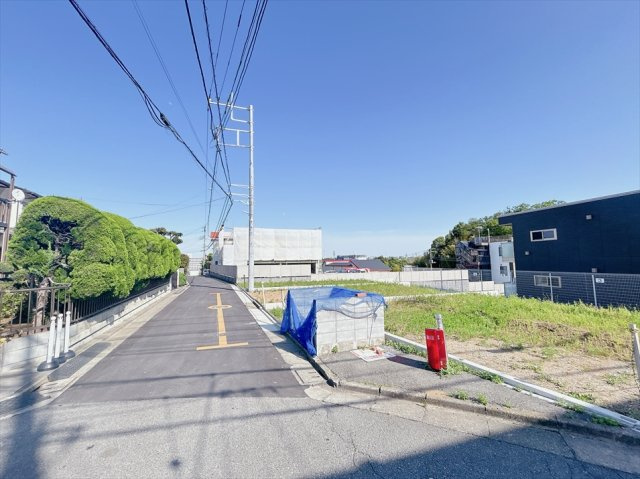 【前面道路含む現地写真】 | 新座市畑中3丁目　建築条件無売地　全3区画　(志木本店) | 前面道路の様子