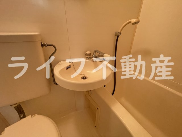 アリーヴェデルチ小阪の洗面所|洗面所です