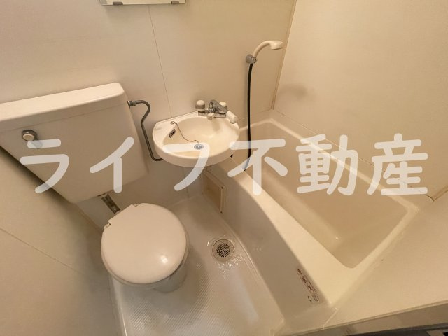 アリーヴェデルチ小阪の浴室|落ち着いた空間のお風呂です