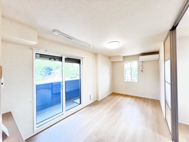 ロイヤルガーデンソラーナの居間・リビング|※別部屋参考写真