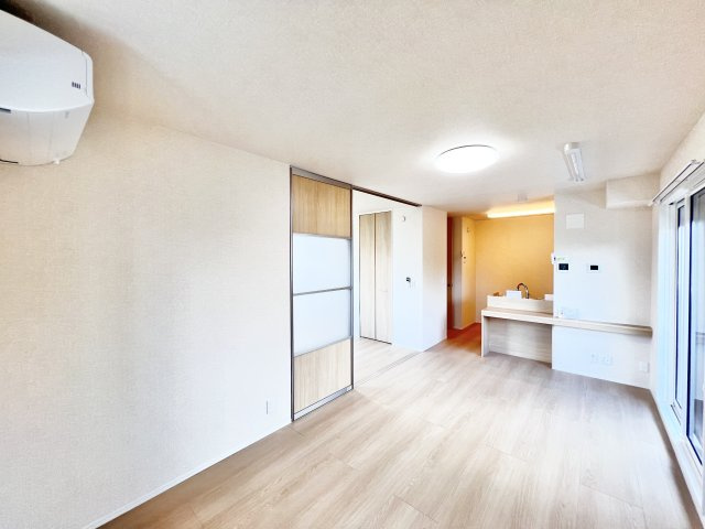 ロイヤルガーデンソラーナの居間・リビング|※別部屋参考写真