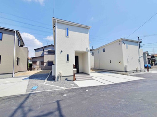 【前面道路含む現地写真】