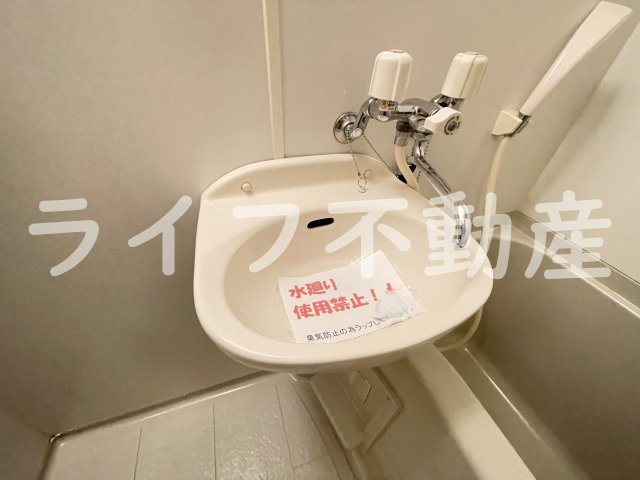 アンプルールフェール寿の洗面所