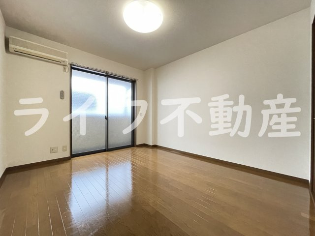 アンプルールフェール寿の居間・リビング