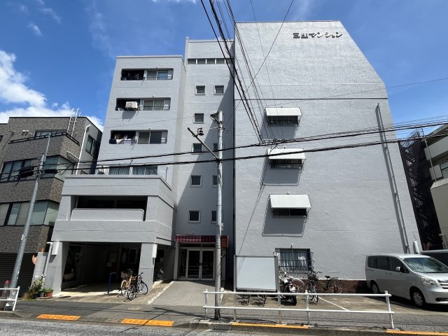 落合三生マンションの外観