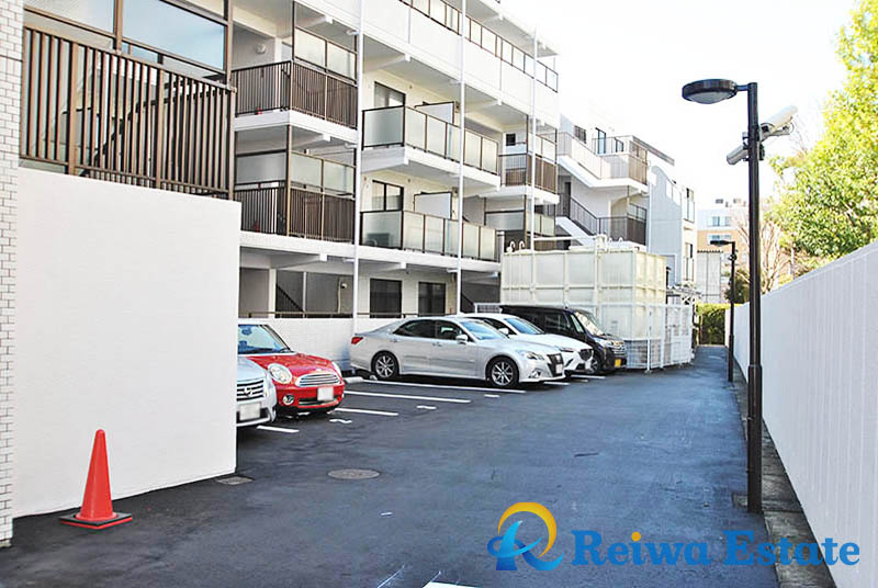 茅ヶ崎パーク・ホームズの駐車場