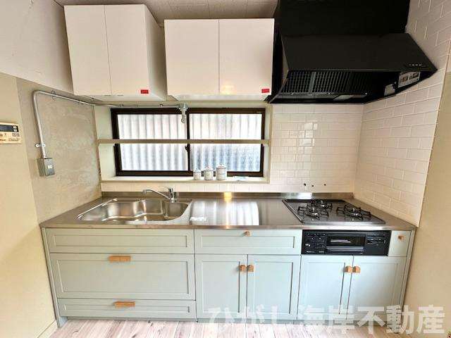 茅ヶ崎市赤羽根　中古戸建のキッチン|新規リフォーム完了！システムキッチン