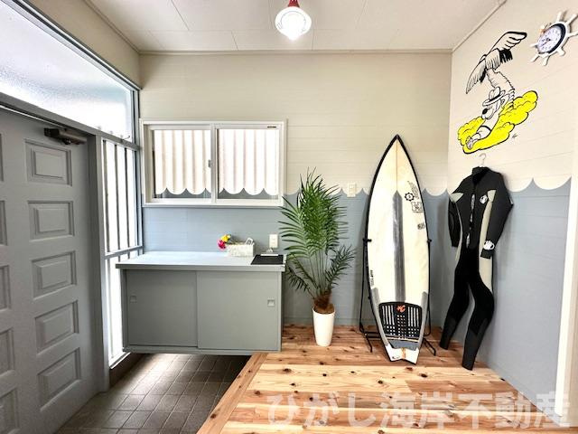 茅ヶ崎市赤羽根　中古戸建の玄関|新規リフォーム完了！玄関