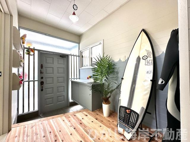 茅ヶ崎市赤羽根　中古戸建の玄関|新規リフォーム完了！玄関