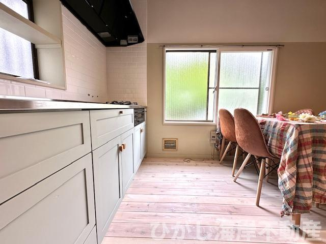 茅ヶ崎市赤羽根　中古戸建のキッチン|新規リフォーム完了！7帖　ダイニングキッチン