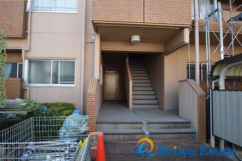 茅ヶ崎グランドハイツ　A棟のエントランス