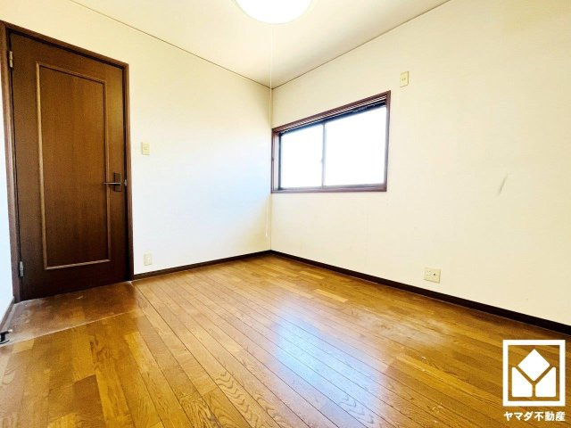 伏見区新町１丁目の寝室|陽当たり、通風良好なので過ごしやすいお部屋となっております。