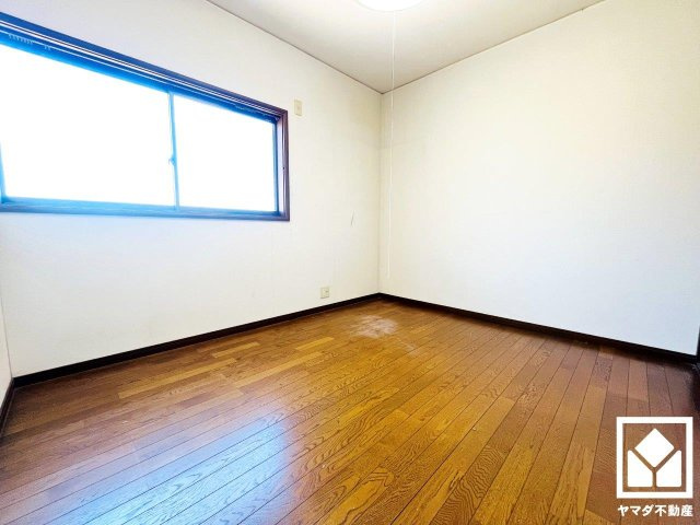 伏見区新町１丁目の洋室|独立した居室なのでプライベートな時間をゆったり過ごせそうです。