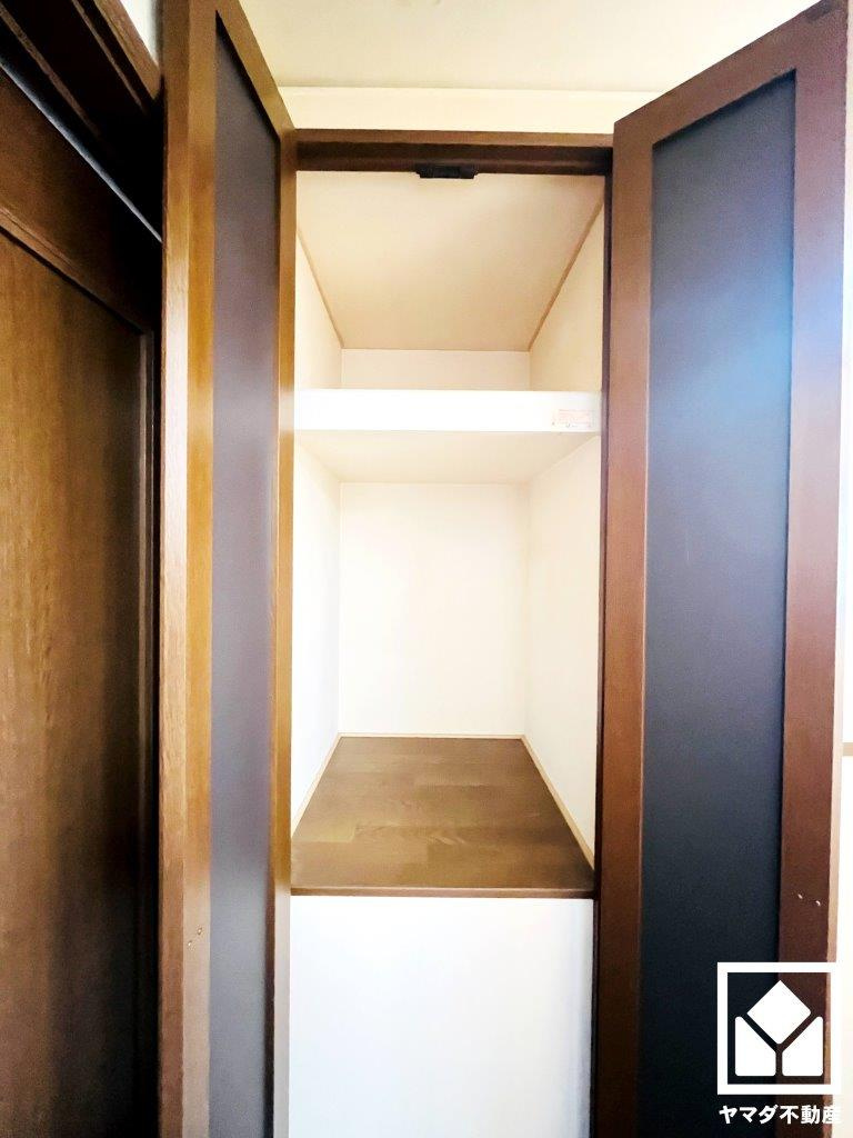 伏見区新町１丁目の収納|押入れにはご家族の季節の衣類や、お客様用の座布団などを収納して頂けます。