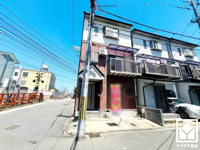 伏見区新町１丁目の外観|平担地なので傾斜が少なくベビーカーも押しやすい歩道です。