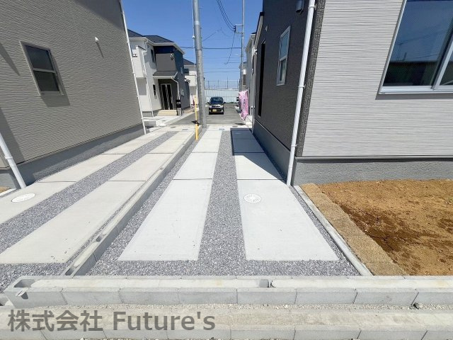 三郷市番匠免1丁目　新築戸建　全12棟　4号棟の駐車場|カースペース縦列2台付き