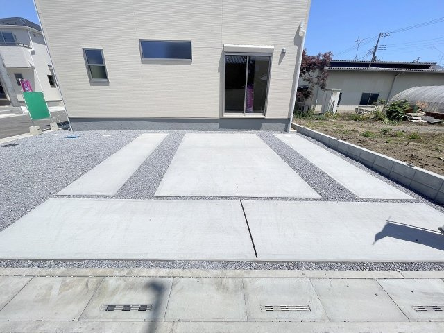 三郷市番匠免1丁目　新築戸建　全12棟　7号棟の駐車場|カースペース並列2台付き