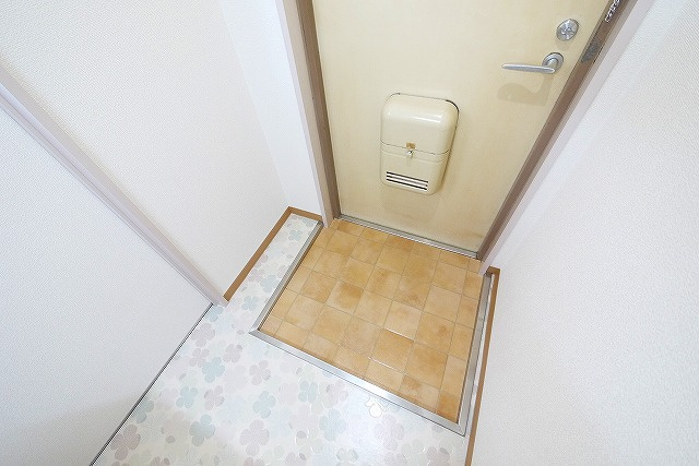 コーポ諏訪柳町の玄関