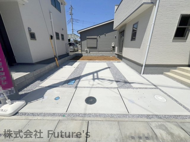 三郷市番匠免1丁目　新築戸建　全12棟　11号棟の駐車場|カースペース並列2台付き