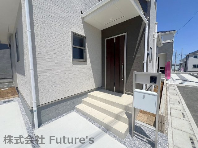 三郷市番匠免1丁目　新築戸建　全12棟　11号棟のエントランス|玄関アプローチ