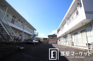 【駐車場】