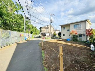 【前面道路含む現地写真】