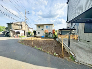 【前面道路含む現地写真】