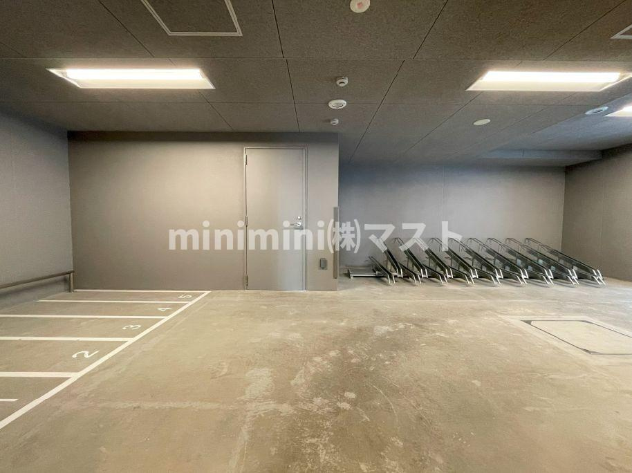 アーバネックス南新町の駐車場