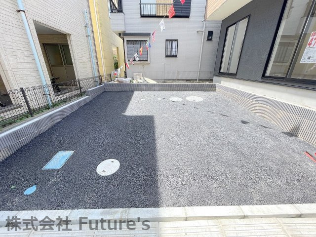 三郷市谷口　新築戸建　全1棟の駐車場|カースペース並列2台可能