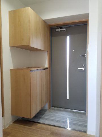 ディアコート八木の玄関|シューズボックス付き玄関