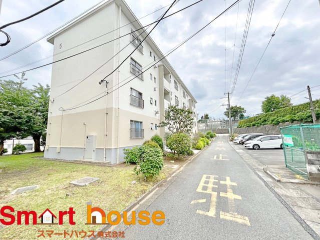 川和団地5号棟　フルリノベーション食洗機付の外観
