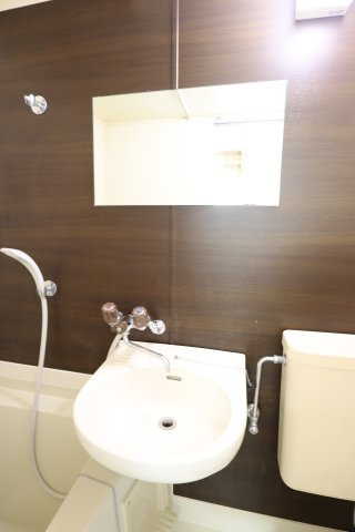 大阪市都島区都島本通５丁目の賃貸マンションの洗面所