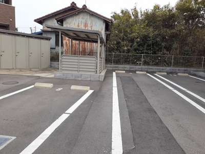 【駐車場】 | ラ　カーサ　ヴェオレⅠ