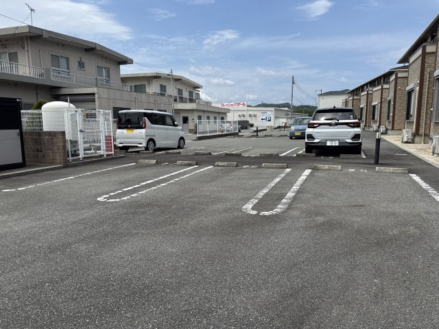 サンリット福崎Ⅱの駐車場